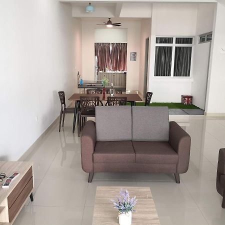 Sparkling Clean Homestay @ Kota Kemuning - Rimbayu Teluk Panglima Garang 외부 사진