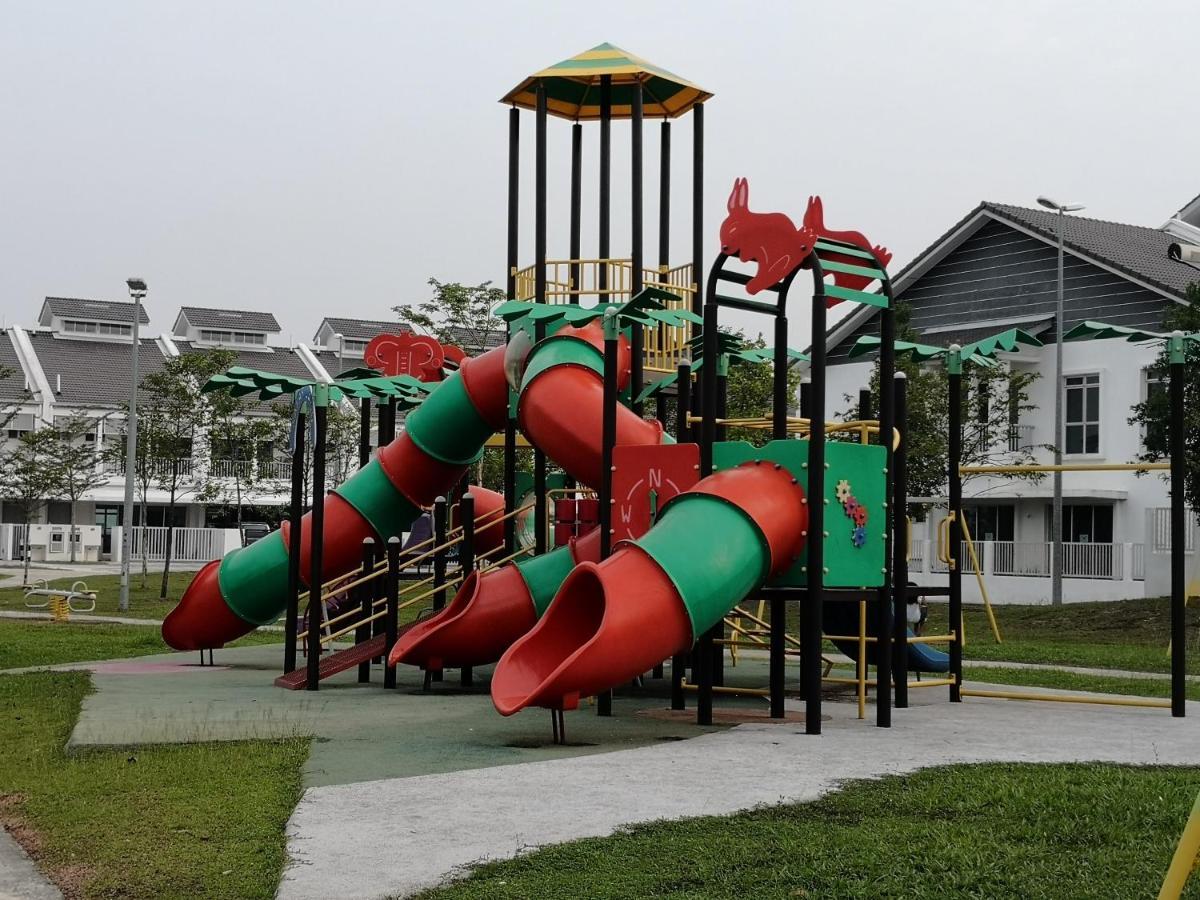 Sparkling Clean Homestay @ Kota Kemuning - Rimbayu Teluk Panglima Garang 외부 사진