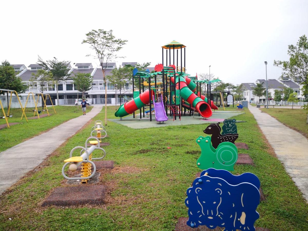 Sparkling Clean Homestay @ Kota Kemuning - Rimbayu Teluk Panglima Garang 외부 사진